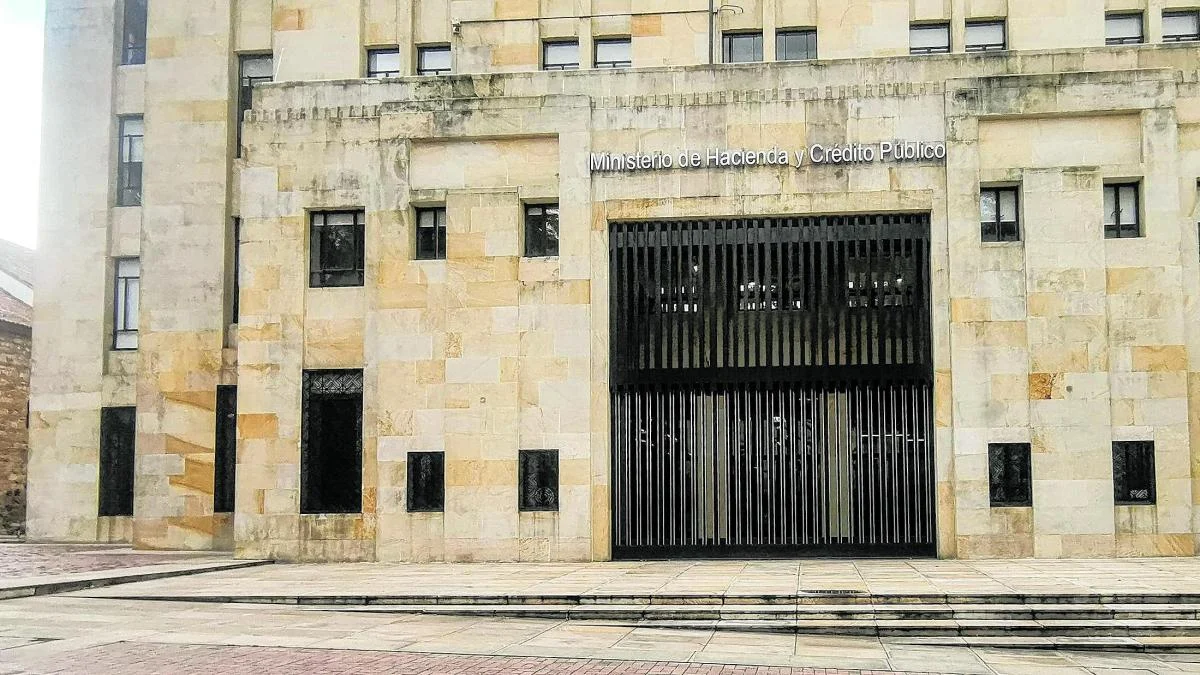 Economic Cabinet Takes Shape: De La Espriella Bolsters Ministry of Finance with Technical Heavyweights
