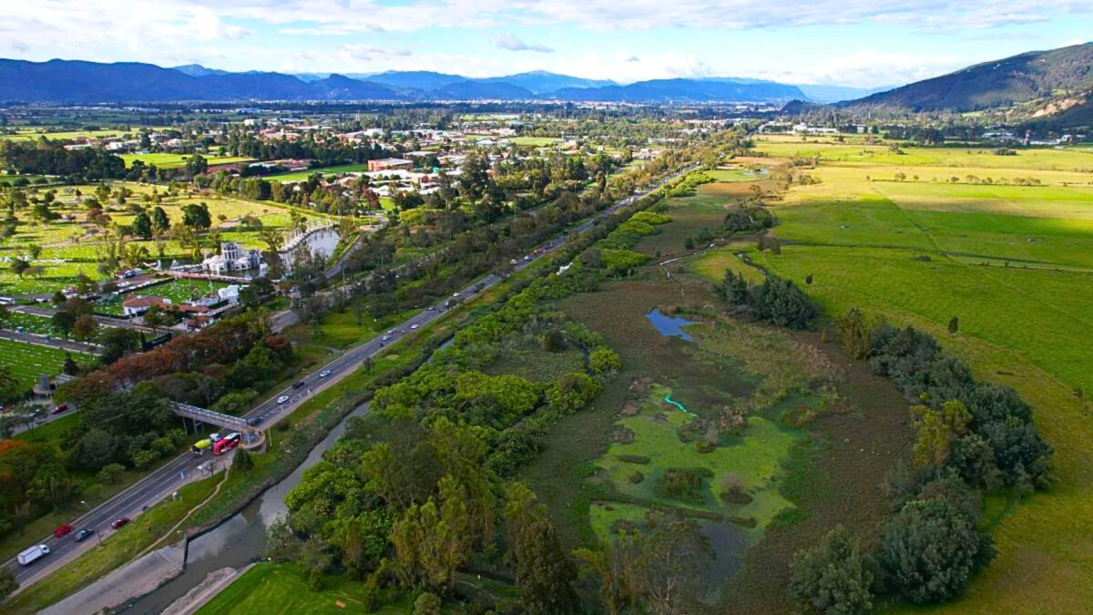 Bridging the Gap: Fedesarrollo’s Roadmap to Overcoming Colombia’s Infrastructure Bottlenecks Without Sacrificing Environmental Safeguards