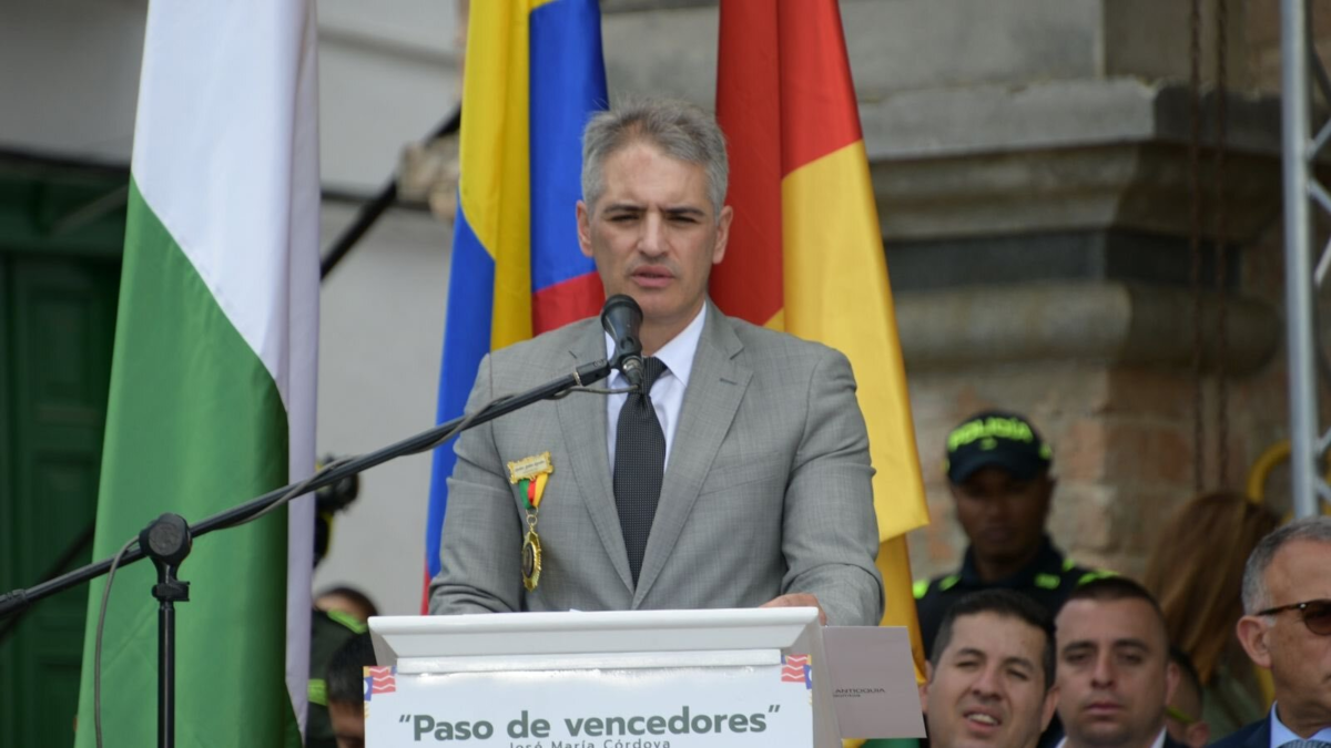 Governor of Antioquia Launches Judicial Offensive Against the National Government over the Suspension of Arrest Warrants for Criminal Kingpins